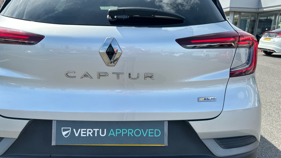 Renault Captur 1.3 Mild hybrid 140 R.S. Line 5dr Petrol Hatchback - Image 28
