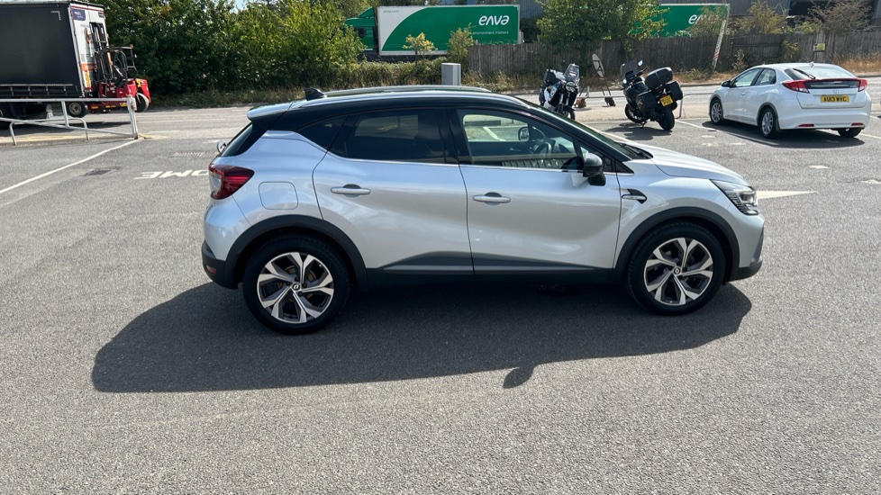 Renault Captur 1.3 Mild hybrid 140 R.S. Line 5dr Petrol Hatchback - Image 30