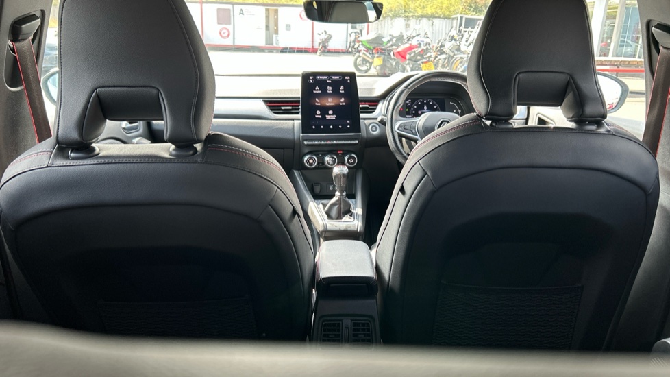 Renault Captur 1.3 Mild hybrid 140 R.S. Line 5dr Petrol Hatchback - Image 32