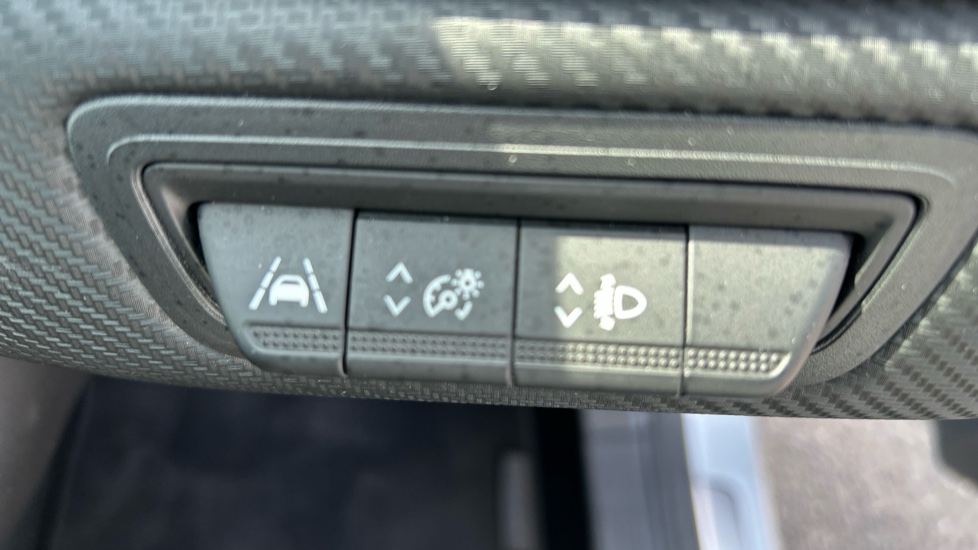 Renault Captur 1.3 Mild hybrid 140 R.S. Line 5dr Petrol Hatchback - Image 37