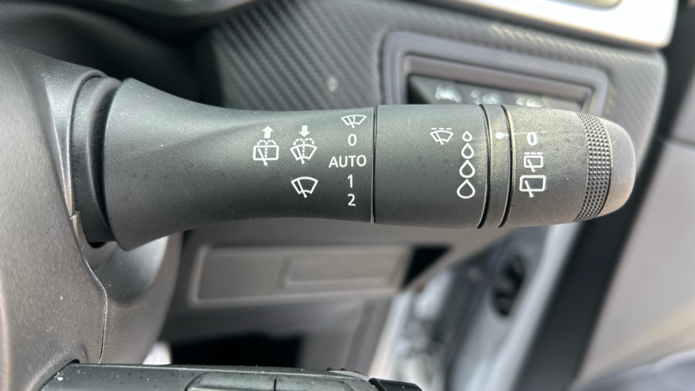 Renault Captur 1.3 Mild hybrid 140 R.S. Line 5dr Petrol Hatchback - Image 39