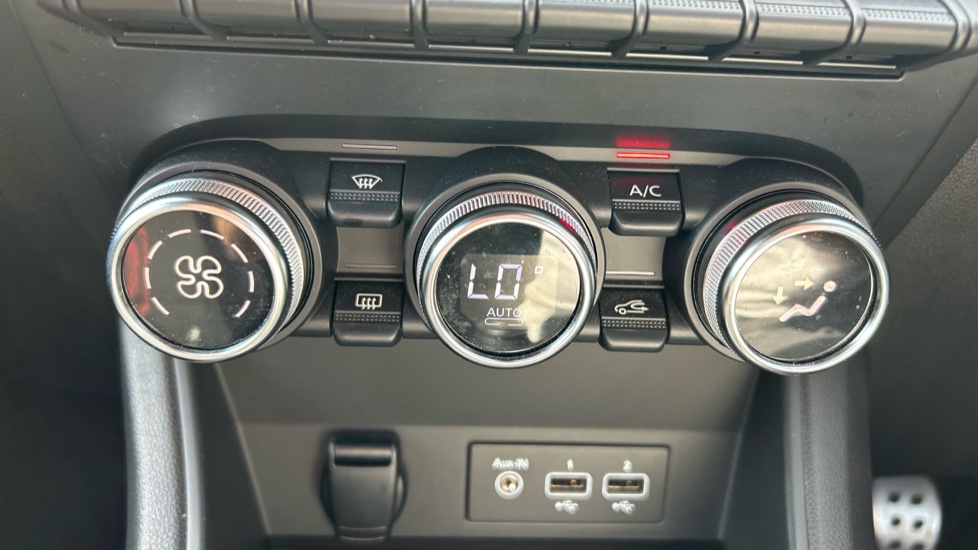 Renault Captur 1.3 Mild hybrid 140 R.S. Line 5dr Petrol Hatchback - Image 44