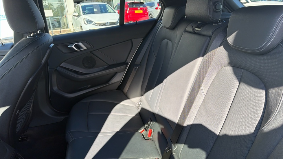 BMW 1 Series 118i [136] M Sport 5dr Step Auto [LCP] Petrol Hatchback - Image 16
