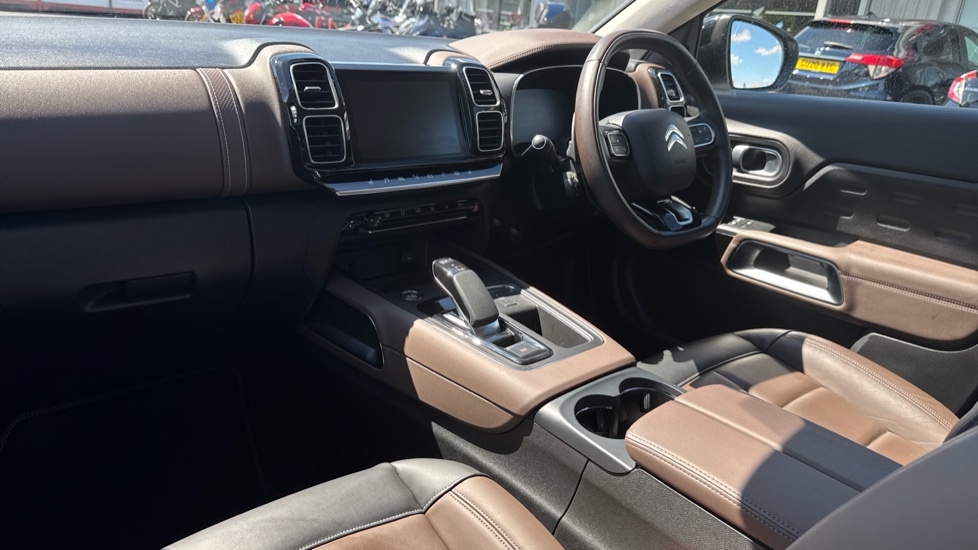 Citroen C5 Aircross 1.6 Plug-in Hybrid 225 Flair Plus 5dr e-EAT8 Hatchback - Image 9