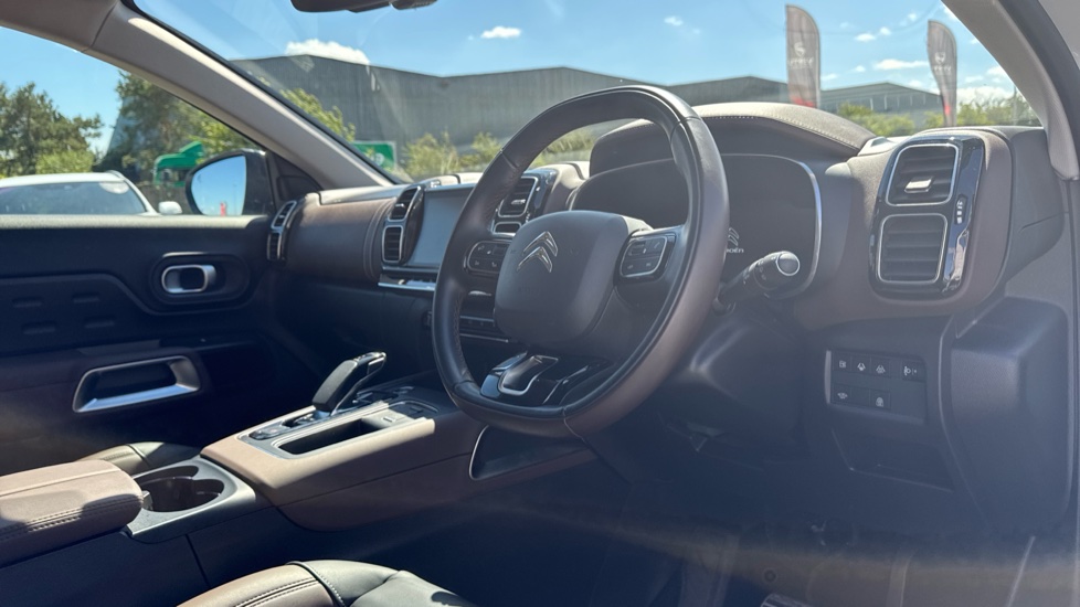 Citroen C5 Aircross 1.6 Plug-in Hybrid 225 Flair Plus 5dr e-EAT8 Hatchback - Image 11
