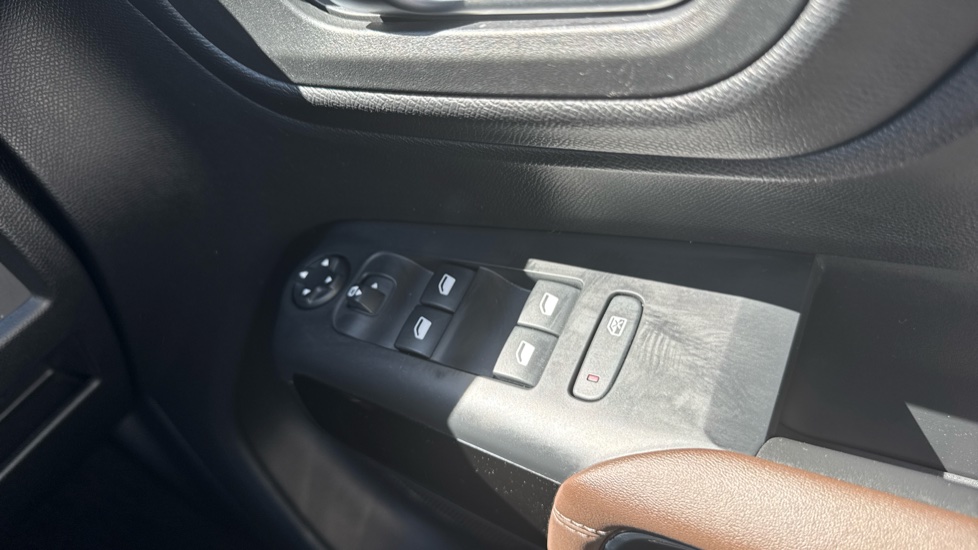Citroen C5 Aircross 1.6 Plug-in Hybrid 225 Flair Plus 5dr e-EAT8 Hatchback - Image 26