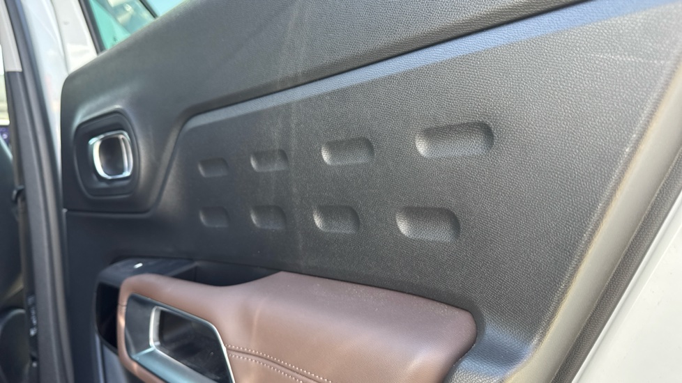 Citroen C5 Aircross 1.6 Plug-in Hybrid 225 Flair Plus 5dr e-EAT8 Hatchback - Image 45
