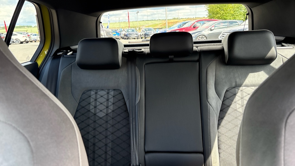 Volkswagen Golf 1.5 eTSI 150 R-Line 5dr DSG Petrol Hatchback - Image 15