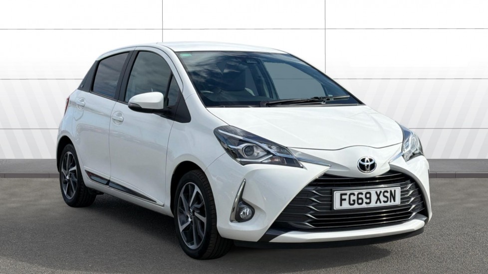 Toyota Yaris 1.5 VVT-i Y20 5dr [Bi-tone] Petrol Hatchback - Image 1