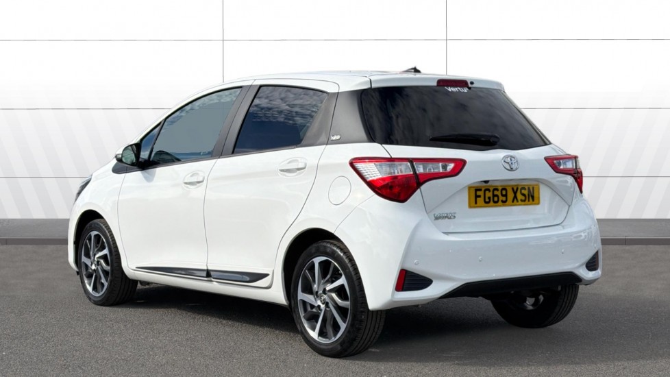 Toyota Yaris 1.5 VVT-i Y20 5dr [Bi-tone] Petrol Hatchback - Image 2