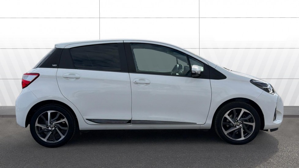 Toyota Yaris 1.5 VVT-i Y20 5dr [Bi-tone] Petrol Hatchback - Image 5