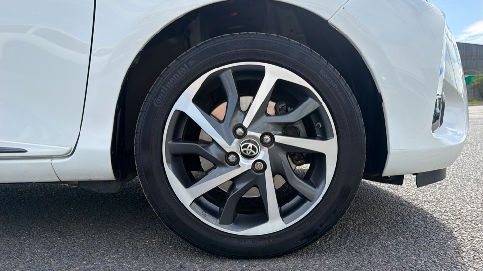 Toyota Yaris 1.5 VVT-i Y20 5dr [Bi-tone] Petrol Hatchback - Image 7