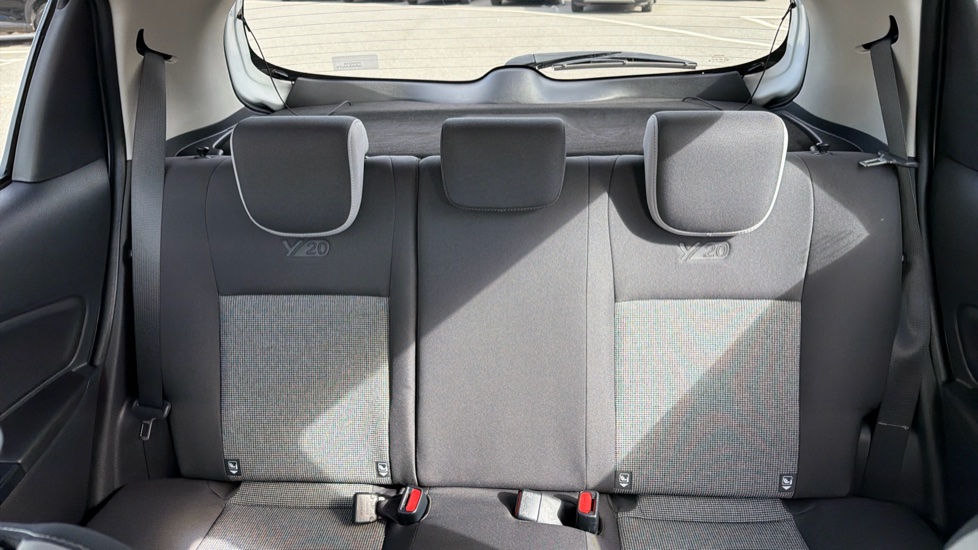 Toyota Yaris 1.5 VVT-i Y20 5dr [Bi-tone] Petrol Hatchback - Image 15