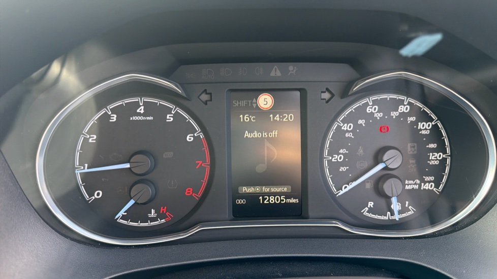 Toyota Yaris 1.5 VVT-i Y20 5dr [Bi-tone] Petrol Hatchback - Image 18
