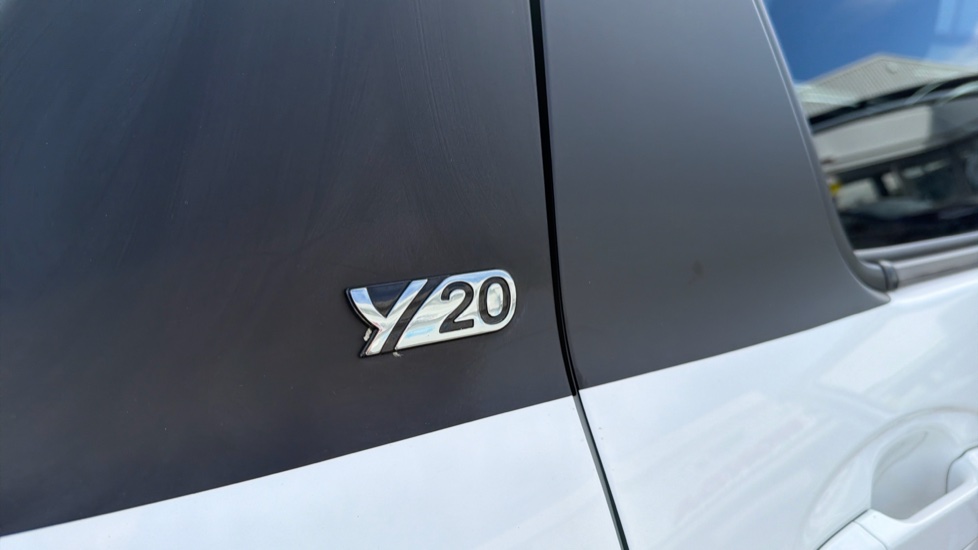 Toyota Yaris 1.5 VVT-i Y20 5dr [Bi-tone] Petrol Hatchback - Image 35