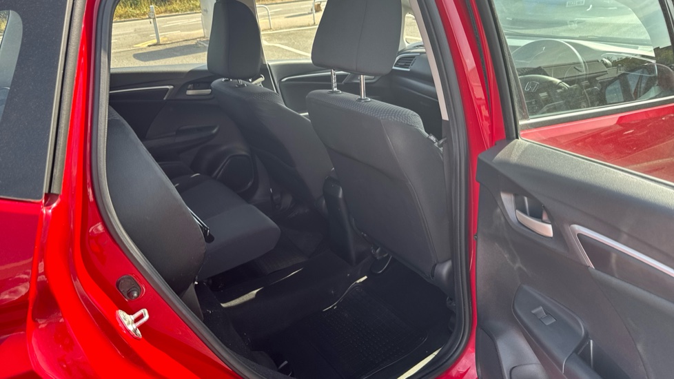 Honda Jazz 1.3 i-VTEC SE 5dr CVT Petrol Hatchback - Image 39