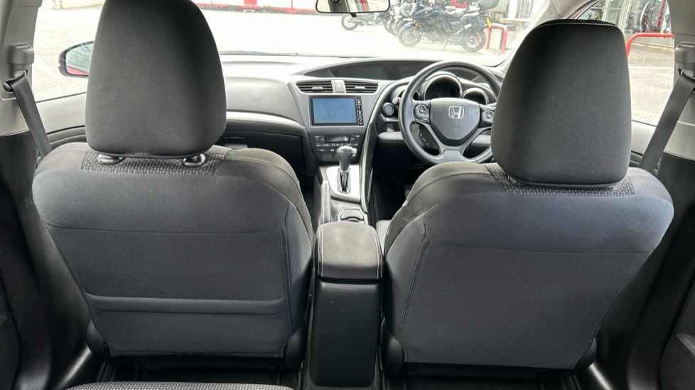 Honda Civic 1.8 i-VTEC SE Plus 5dr Auto [Nav] Petrol Hatchback - Image 31
