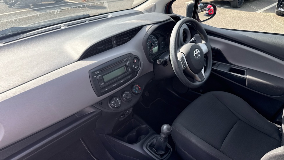 Toyota Yaris 1.0 VVT-i Active 5dr Petrol Hatchback - Image 9