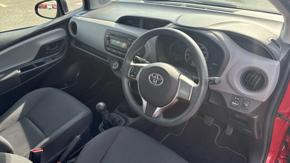 Toyota Yaris 1.0 VVT-i Active 5dr Petrol Hatchback - Image 11