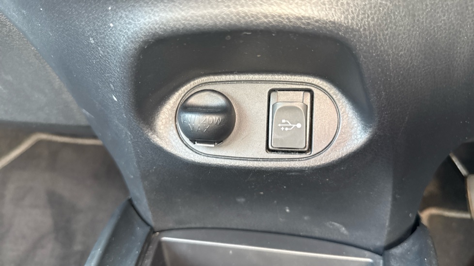 Toyota Yaris 1.0 VVT-i Active 5dr Petrol Hatchback - Image 14