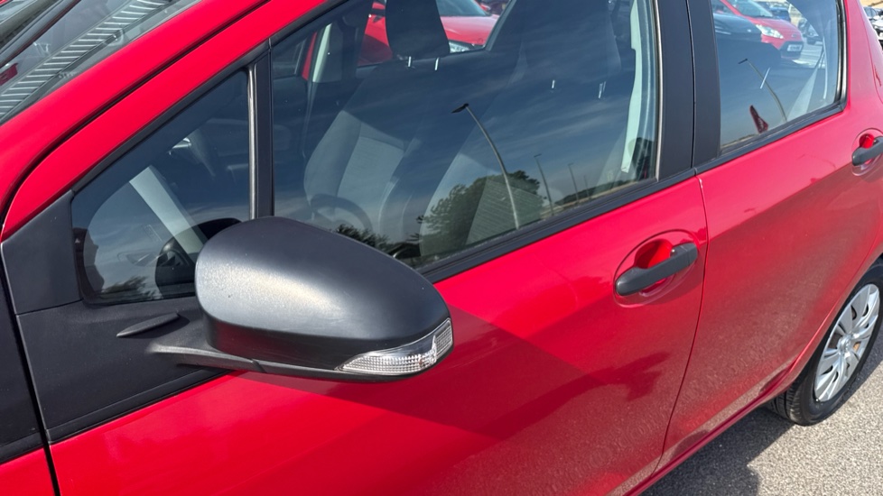 Toyota Yaris 1.0 VVT-i Active 5dr Petrol Hatchback - Image 23
