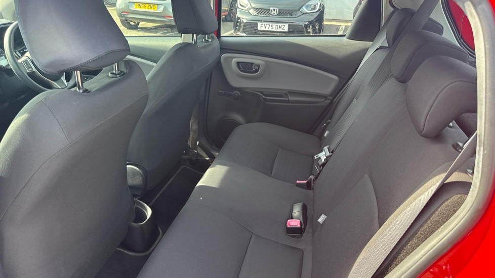 Toyota Yaris 1.0 VVT-i Active 5dr Petrol Hatchback - Image 24