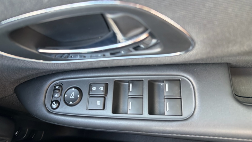Honda HR-V 1.5 i-VTEC SE CVT 5dr Petrol Hatchback - Image 31
