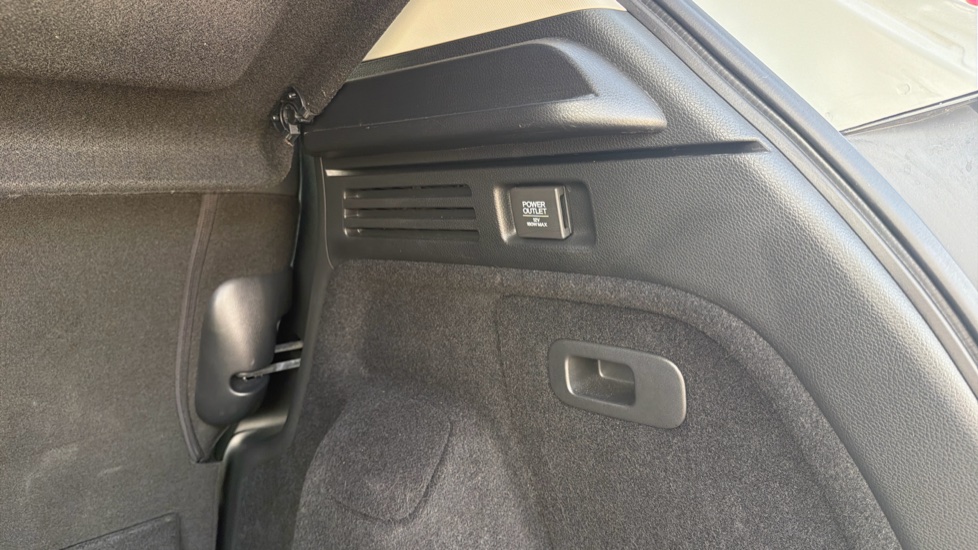 Honda HR-V 1.5 i-VTEC SE CVT 5dr Petrol Hatchback - Image 46