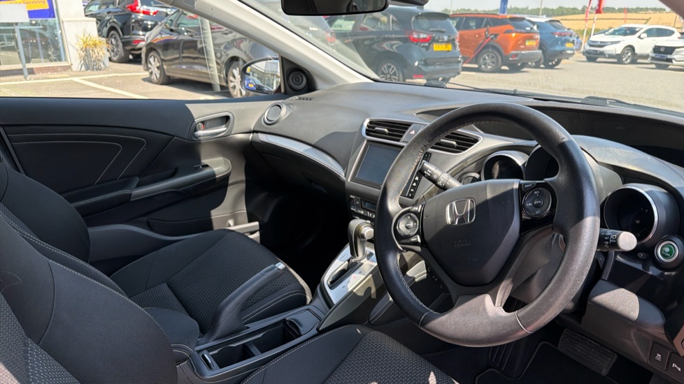 Honda Civic 1.8 i-VTEC SE Plus 5dr Auto [Nav] Petrol Hatchback - Image 11