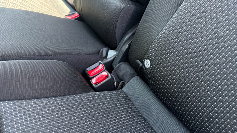 Honda Civic 1.8 i-VTEC SE Plus 5dr Auto [Nav] Petrol Hatchback - Image 17