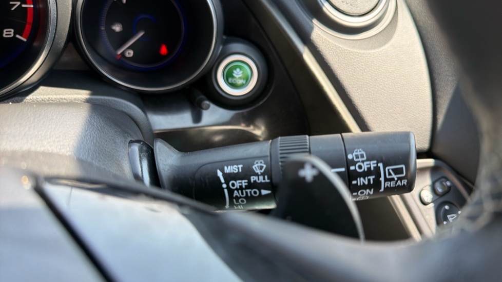 Honda Civic 1.8 i-VTEC SE Plus 5dr Auto [Nav] Petrol Hatchback - Image 23