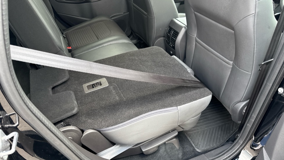 Ford Kuga 1.5 TDCi Titanium Edition 5dr 2WD Diesel Estate - Image 28
