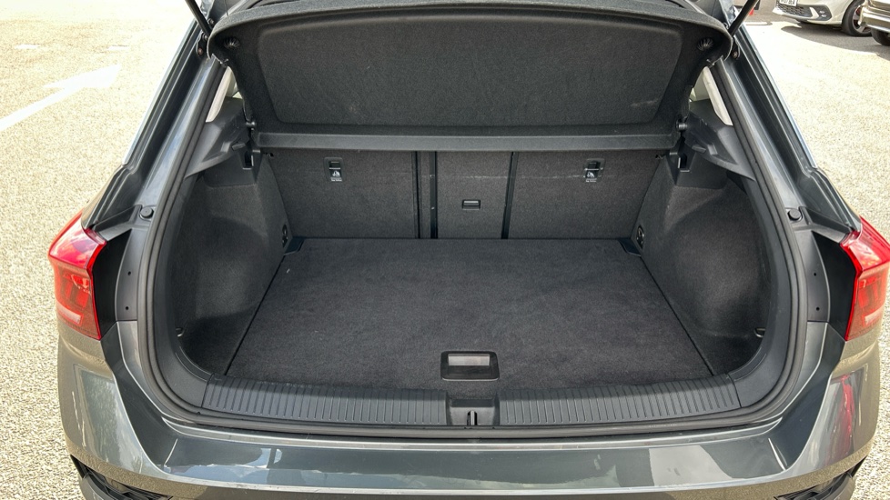 Volkswagen T-Roc 1.5 TSI EVO SEL 5dr Petrol Hatchback - Image 4