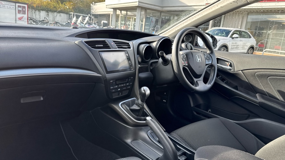 Honda Civic Tourer 1.6 i-DTEC SE Plus 5dr [Nav] Diesel Estate - Image 9