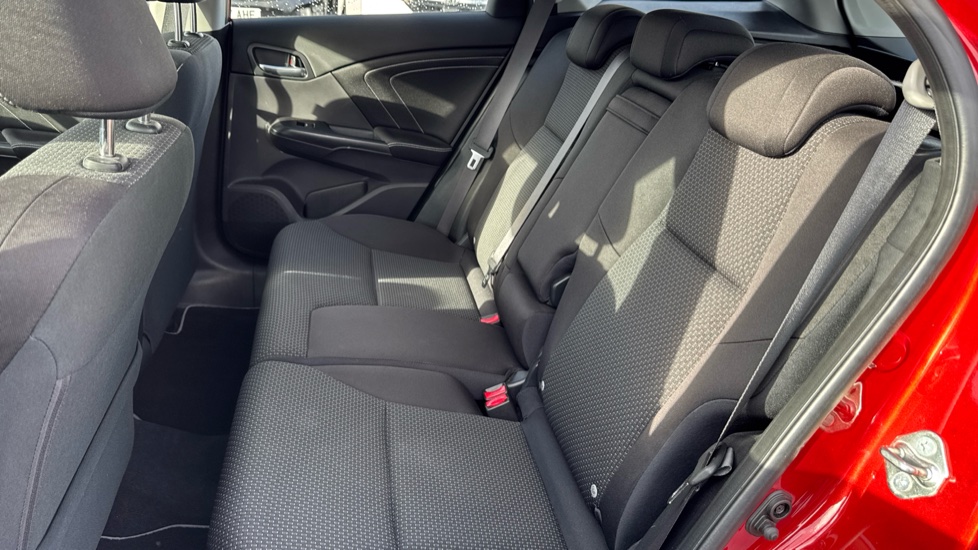 Honda Civic Tourer 1.6 i-DTEC SE Plus 5dr [Nav] Diesel Estate - Image 16