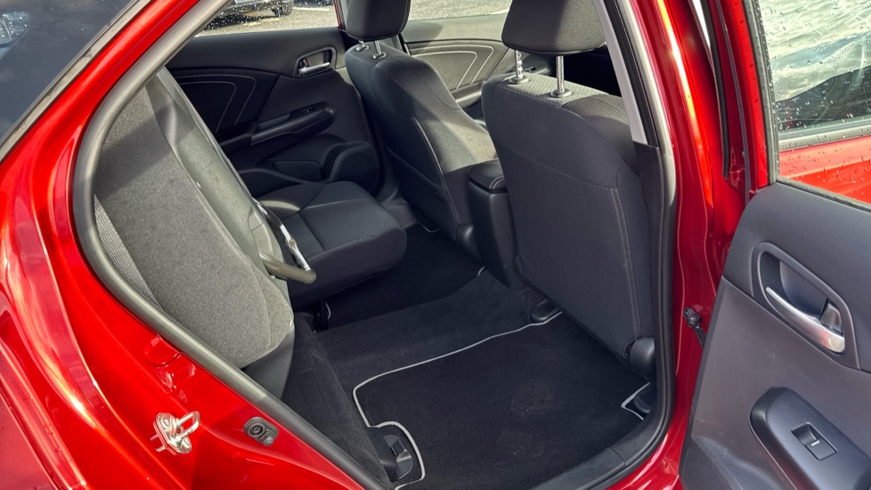 Honda Civic Tourer 1.6 i-DTEC SE Plus 5dr [Nav] Diesel Estate - Image 45