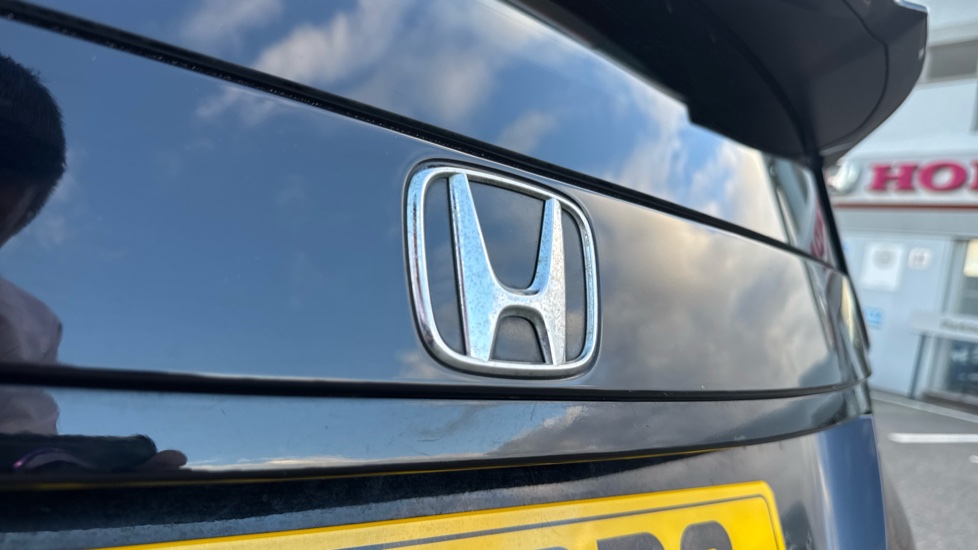 Honda Civic 1.8 i-VTEC SR 5dr Petrol Hatchback - Image 26