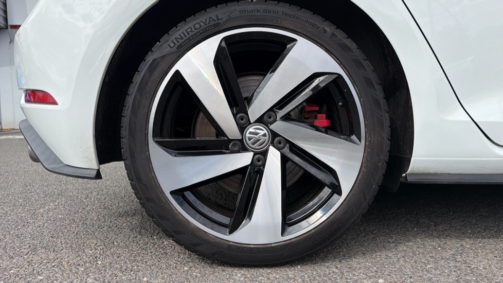 Volkswagen Golf 2.0 TSI 245 GTI Performance 5dr Petrol Hatchback - Image 7