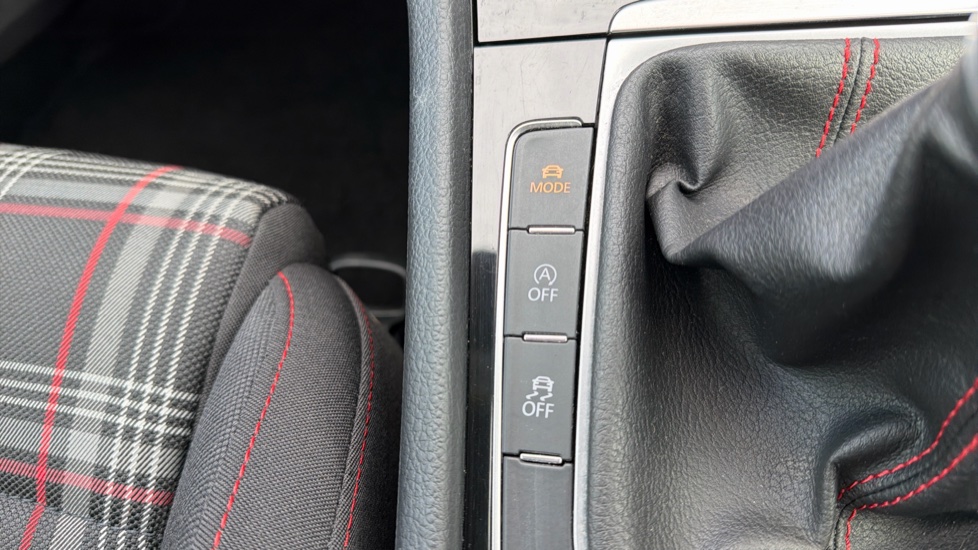 Volkswagen Golf 2.0 TSI 245 GTI Performance 5dr Petrol Hatchback - Image 29