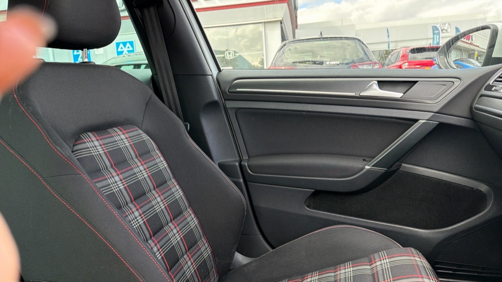 Volkswagen Golf 2.0 TSI 245 GTI Performance 5dr Petrol Hatchback - Image 34