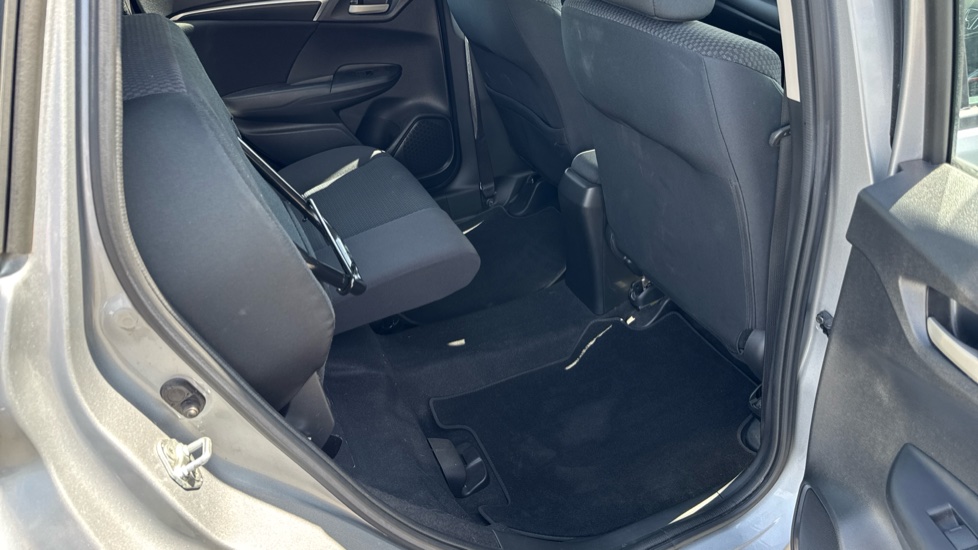 Honda Jazz 1.3 i-VTEC SE 5dr CVT Petrol Hatchback - Image 40