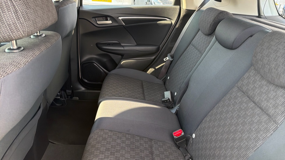 Honda Jazz 1.3 SE Navi 5dr CVT Petrol Hatchback - Image 16