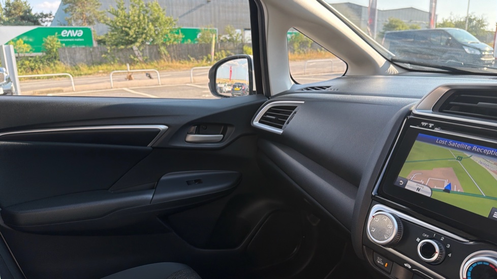 Honda Jazz 1.3 SE Navi 5dr CVT Petrol Hatchback - Image 36