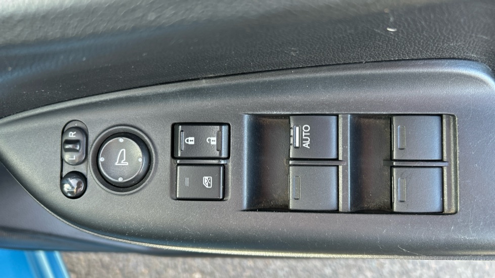Honda Jazz 1.3 i-VTEC SE 5dr Petrol Hatchback - Image 33