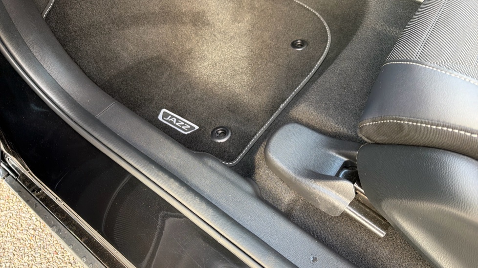 Honda Jazz 1.5 i-MMD Hybrid Crosstar Advance 5dr eCVT Hybrid Hatchback - Image 13