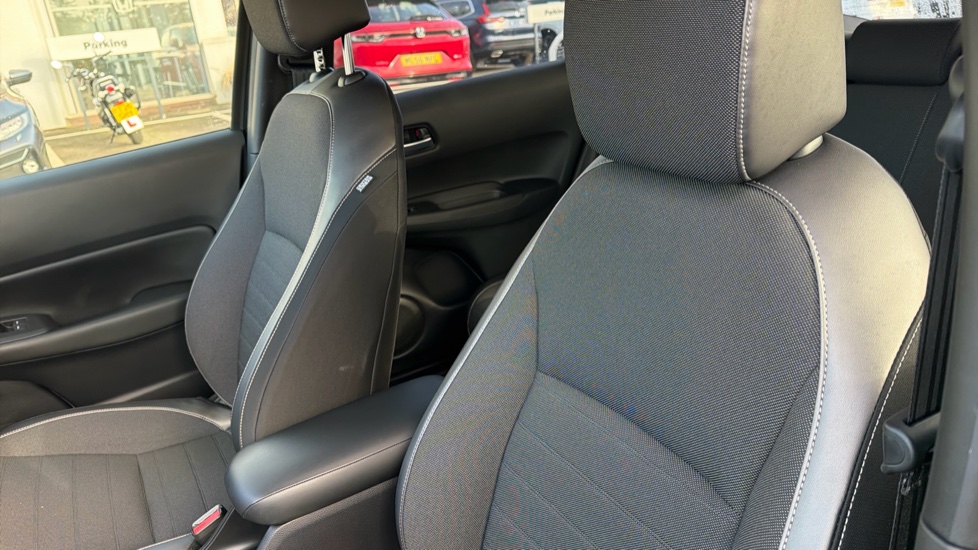 Honda Jazz 1.5 i-MMD Hybrid Crosstar Advance 5dr eCVT Hybrid Hatchback - Image 14