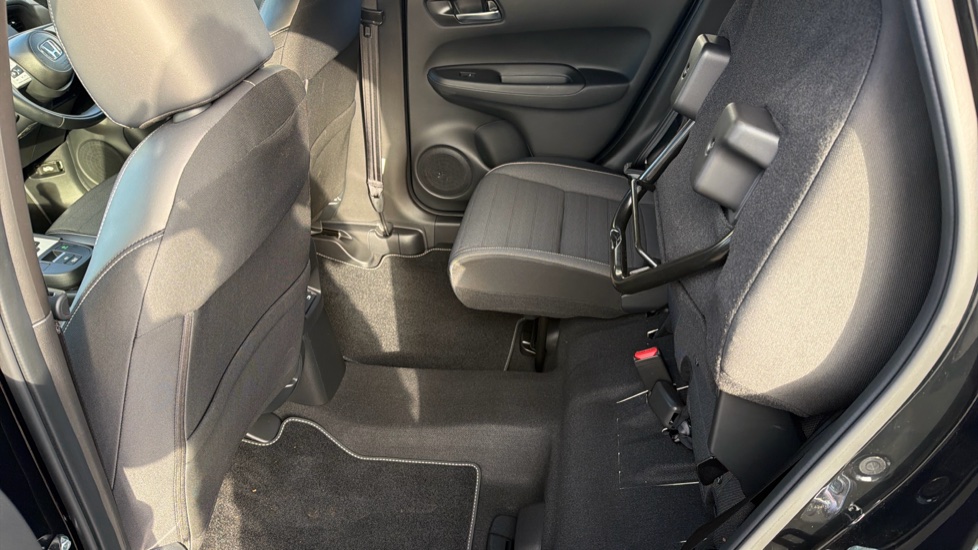 Honda Jazz 1.5 i-MMD Hybrid Crosstar Advance 5dr eCVT Hybrid Hatchback - Image 18