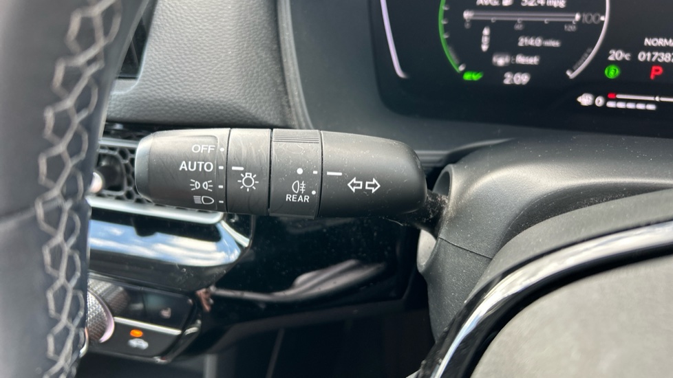 Honda Civic 2.0 eHEV Elegance 5dr CVT Hybrid Hatchback - Image 16