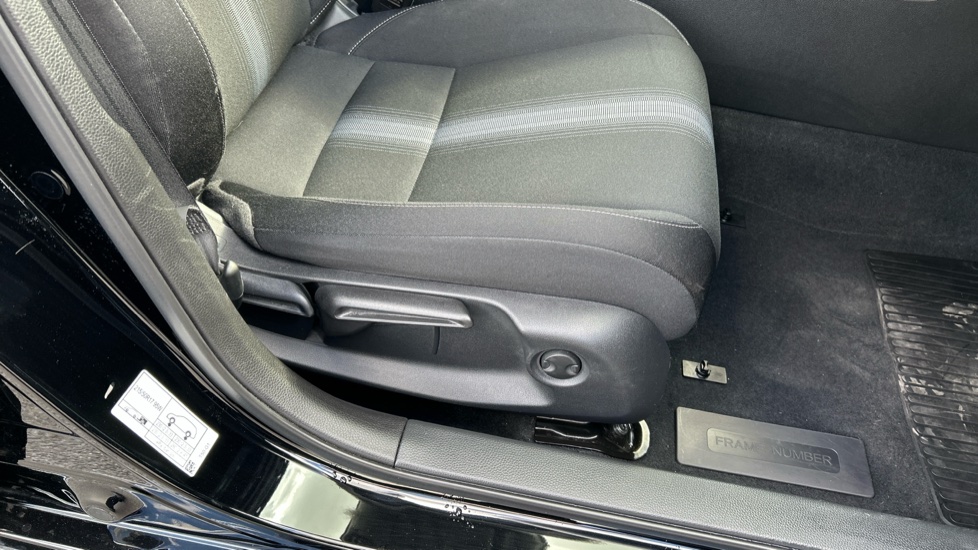 Honda Civic 2.0 eHEV Elegance 5dr CVT Hybrid Hatchback - Image 33