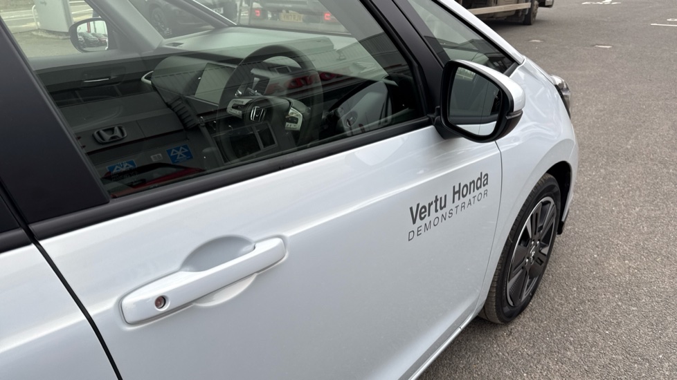 Honda Jazz 1.5 i-MMD Hybrid Advance 5dr eCVT Hybrid Hatchback - Image 19